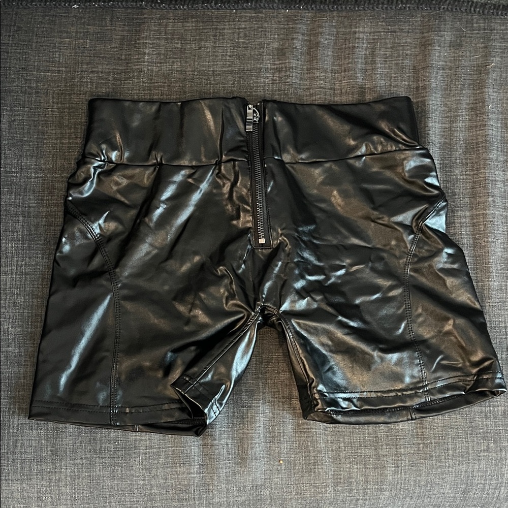 Pairadize Black Faux Leather Shorts